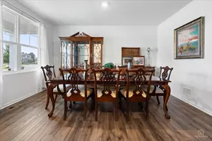 695 Kentshire Cir, Elgin, IL 60124 - Photo 26