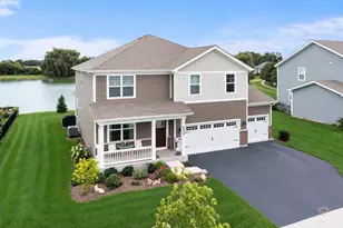 695 Kentshire Cir, Elgin, IL 60124 - Photo 1