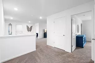 695 Kentshire Cir, Elgin, IL 60124 - Photo 28