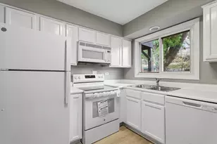 220 W Colfax St, Palatine, IL 60067 - Photo 4