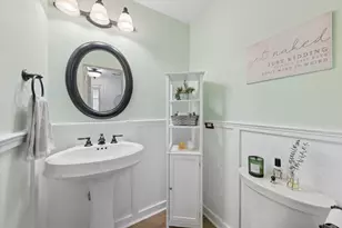 7937 Knottingham Cir, Darien, IL 60561 - Photo 10