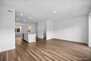 2225 Waters Edge Dr, Schaumburg, IL 60173 - Photo 8