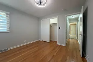 2845 W 91st St, Evergreen Park, IL 60805 - Photo 8