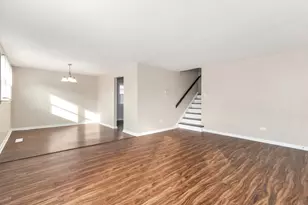 16767 Sunset Ridge Dr, Country Club Hills, IL 60478 - Photo 2