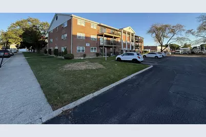 6115 W 94th Street #C2, Oak Lawn, IL 60453 - Photo 2