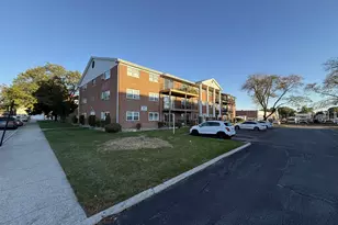 6115 W 94th St, Oak Lawn, IL 60453 - Photo 2