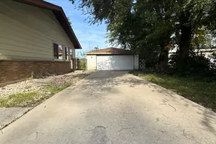 108 Algonquin St, Park Forest, IL 60466 - Photo 2