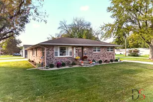 381 S Hossack St, Seneca, IL 61360 - Photo 1