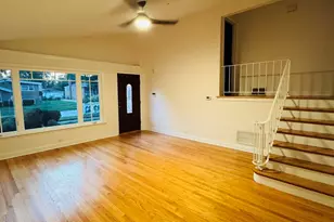10545 S Kenneth Ave, Oak Lawn, IL 60453 - Photo 4