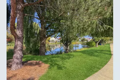 1071 Ellsworth Drive, Grayslake, IL 60030 - Photo 4