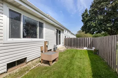 337 E Roland Drive, Glendale Heights, IL 60139 - Photo 16