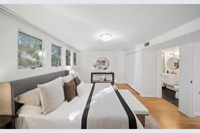 1470 E 56th Street, Chicago, IL 60637 - Photo 16
