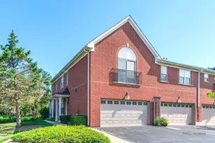 1002 Kensington Dr, Northbrook, IL 60062 - Photo 2