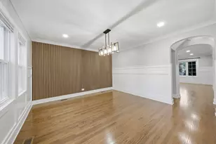 2529 W 110th Pl, Chicago, IL 60655 - Photo 8