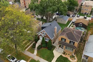 2529 W 110th Pl, Chicago, IL 60655 - Photo 2