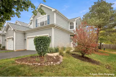101 Northlight Passe #101, Lake in the Hills, IL 60156 - Photo 2