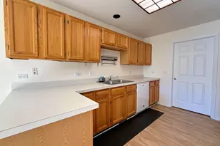 949 Charlela Ln, Elk Grove Village, IL 60007 - Photo 8