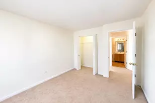 949 Charlela Ln, Elk Grove Village, IL 60007 - Photo 16