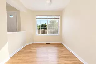 949 Charlela Ln, Elk Grove Village, IL 60007 - Photo 10