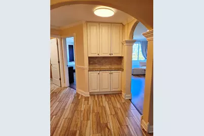 1475 Rebecca Drive #409, Hoffman Estates, IL 60169 - Photo 6