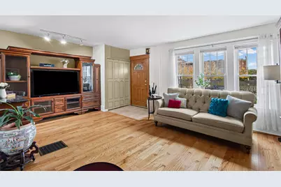 2702 N California Avenue, Chicago, IL 60647 - Photo 2