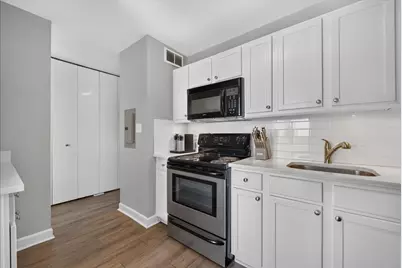 3930 N Pine Grove Avenue #1610, Chicago, IL 60613 - Photo 10