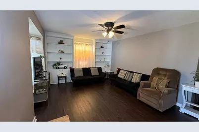524 Lavoie Avenue, Elgin, IL 60120 - Photo 2
