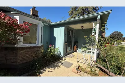 524 Lavoie Avenue, Elgin, IL 60120 - Photo 32