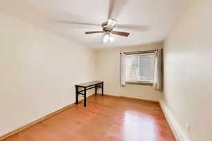 904 E Old Willow Rd, Prospect Heights, IL 60070 - Photo 10