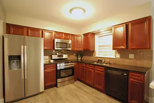 8157 Walsh Ln, River Grove, IL 60171 - Photo 4