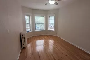 5616 N Winthrop Ave, Chicago, IL 60660 - Photo 2