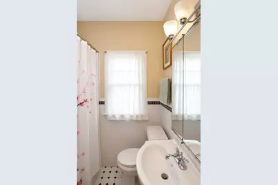 35 W Maple Avenue, Roselle, IL 60172 - Photo 12