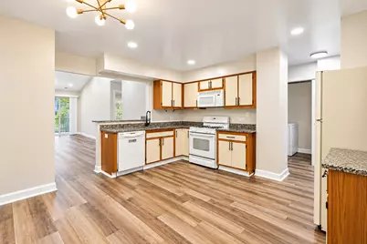 7 Polk Court #B, Streamwood, IL 60107 - Photo 6