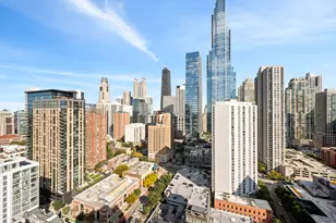 110 W Superior St, Chicago, IL 60654 - Photo 36