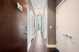 110 W Superior St, Chicago, IL 60654 - Photo 2