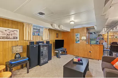 10712 S Avenue B, Chicago, IL 60617 - Photo 32