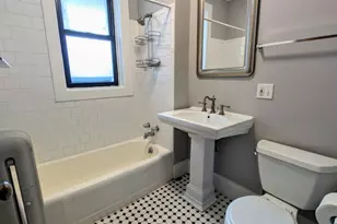 1947 W Argyle St, Chicago, IL 60640 - Photo 8