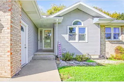 18 W Circle Drive, Streator, IL 61364 - Photo 2
