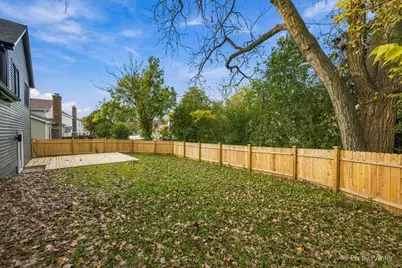 62 E Fox Hill Drive, Buffalo Grove, IL 60089 - Photo 32