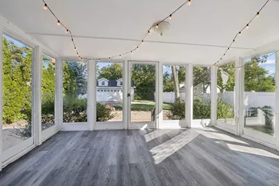 333 E Chicago Avenue, Hinsdale, IL 60521 - Photo 8