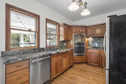 333 E Chicago Avenue, Hinsdale, IL 60521 - Photo 6