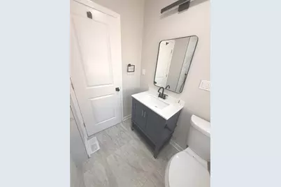 8926 S Paxton Avenue, Chicago, IL 60617 - Photo 6