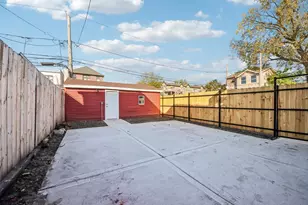 656 E Bowen Ave, Chicago, IL 60653 - Photo 42
