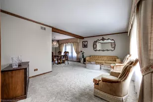 6426 W 84th Pl, Burbank, IL 60459 - Photo 4