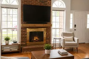 4072 N Newport Ln, Arlington Heights, IL 60004 - Photo 2