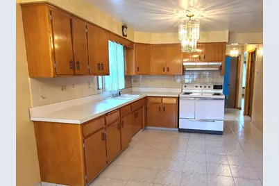 8629 Laramie Avenue, Burbank, IL 60459 - Photo 12