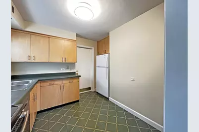 4 S June Terrace #1, Lake Forest, IL 60045 - Photo 8