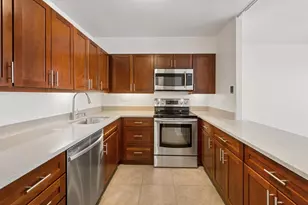 1560 N Sandburg Terrace, Chicago, IL 60610 - Photo 8
