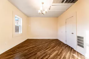 2227 W 19th St, Chicago, IL 60608 - Photo 4