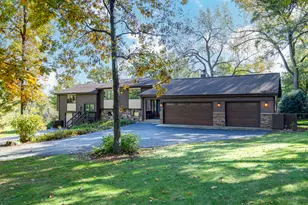 29W601 Waynewood Dr, West Chicago, IL 60185 - Photo 1